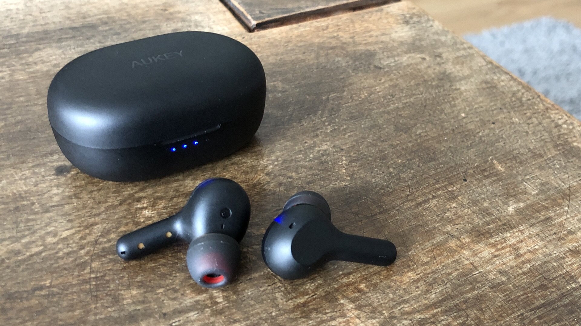 Aukey EP-T25 review vs Mpow MS1 M30.jpg